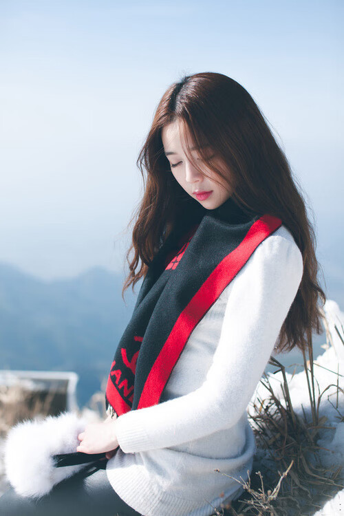 KAIYUNAPP-赛场斩获瞬间：精彩击球赢得掌声如雷，击俭比赛得分