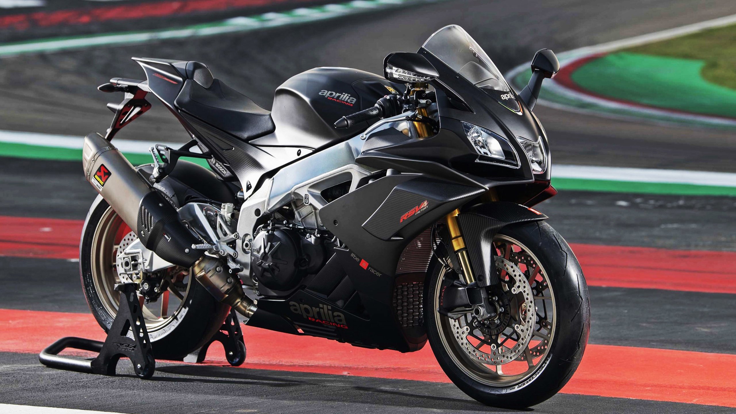 切尔西胜利领跑，热刺遭遇三连败，热刺切尔西比赛集锦