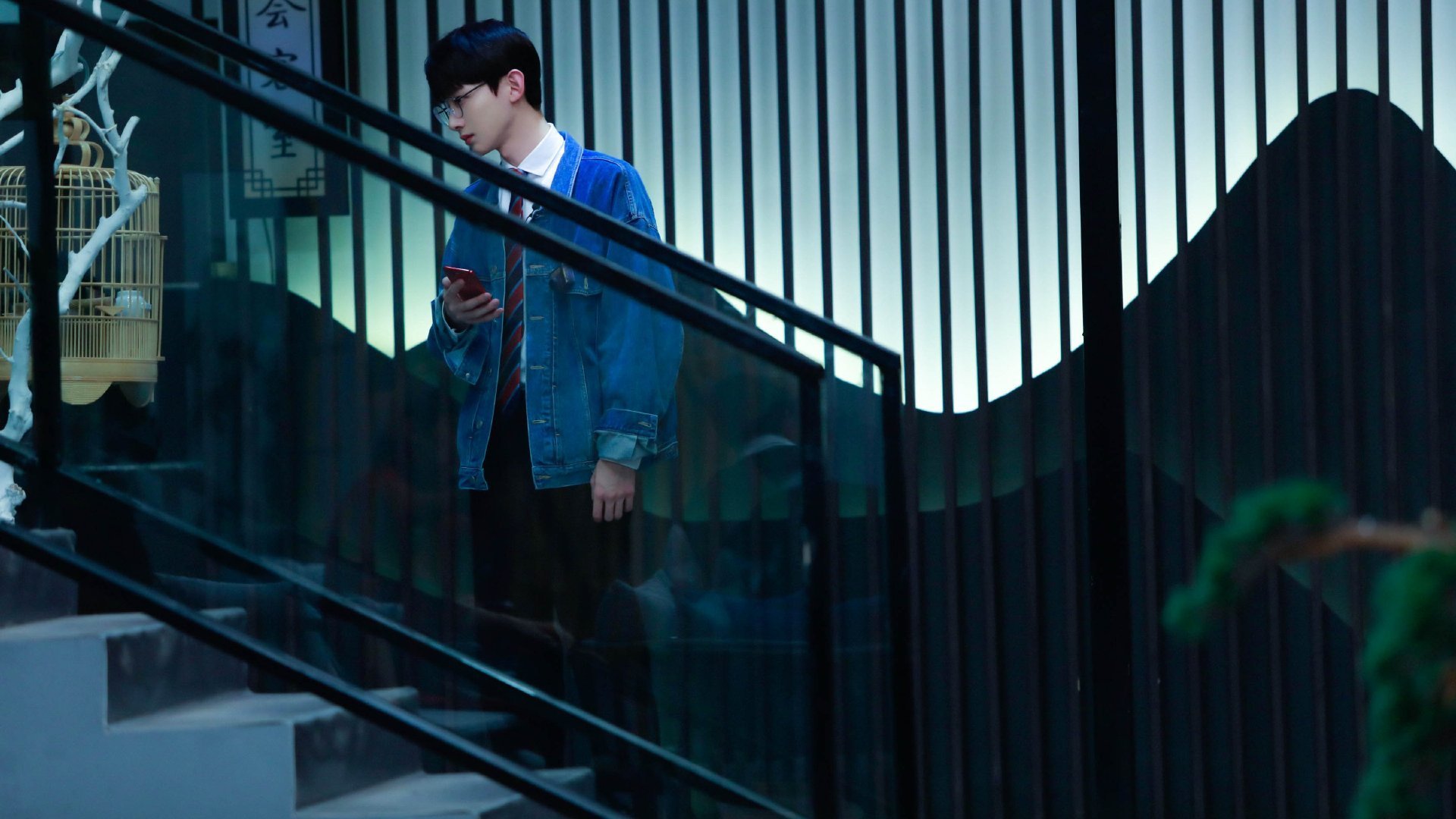 胜负难断的紧凑比赛，双方互不相让，胜负难断的紧凑比赛,双方互不相让什么意思