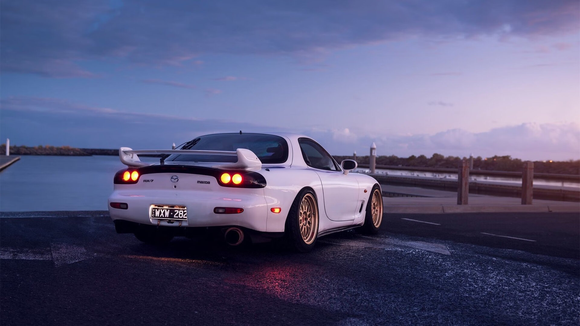 开云·体育官网-德国马术队在2024年欧洲三项赛锦标赛中以“Team Spirit”马匹获得团体银牌，展现强大实力。