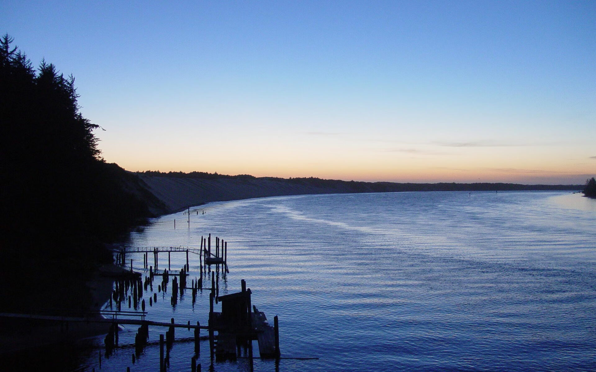 kaiyun网站-尤文小组赛战绩2胜1负，排名第二晋级16强，尤文经典比赛