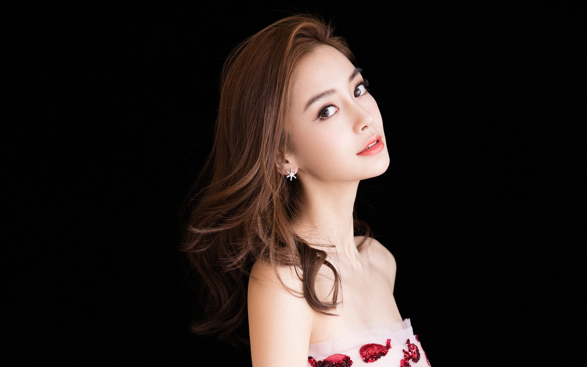 Kaiyun APP-橄榄球冠军锦标赛：南半球四大强队竞技精彩纷呈，橄榄球比赛冠军